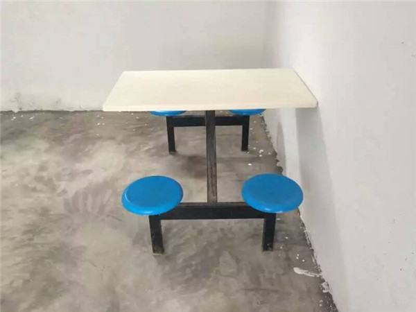 餐厅桌椅