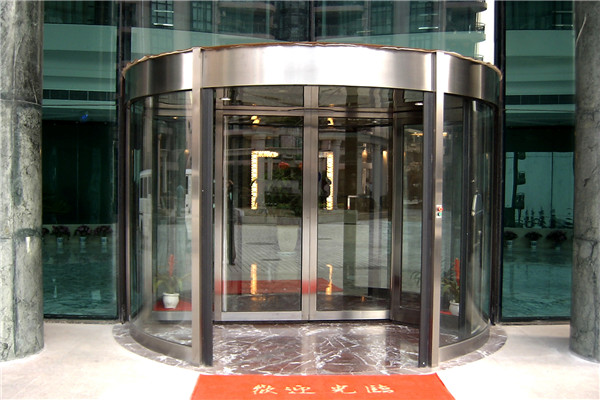 两翼旋转门