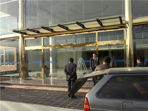 有框平滑门厂家