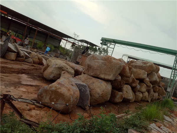 火山岩黑洞石厂家