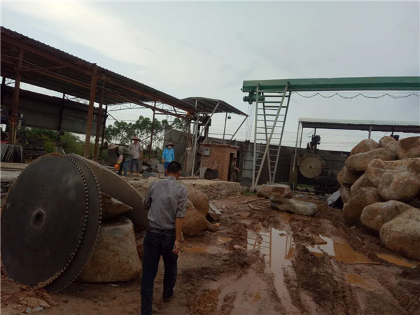 火山岩黑洞石厂家