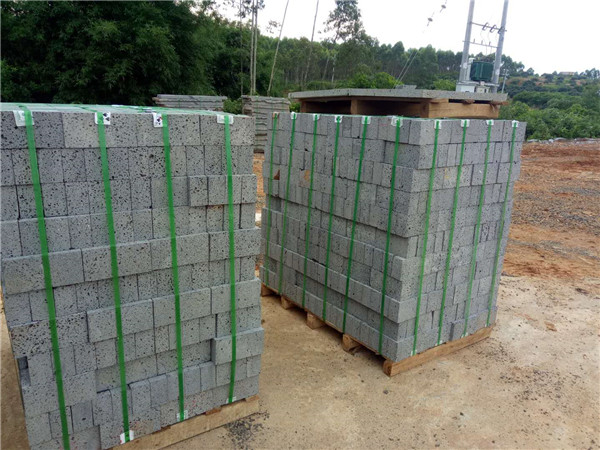 火山岩黑洞石价格