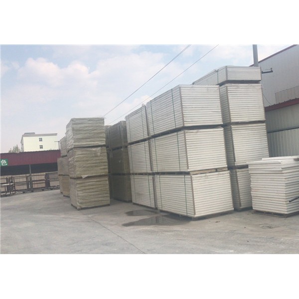 保温装饰一体板在装车中