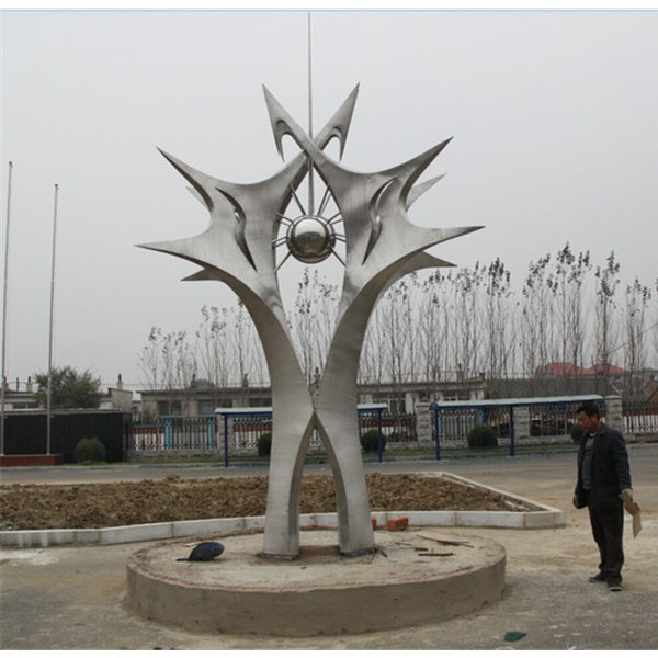 沈阳汪家镇工业园区-不锈钢雕塑高6.5m