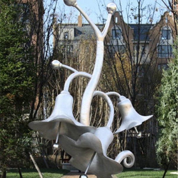 大连金州某园区-不锈钢雕塑高4.5m