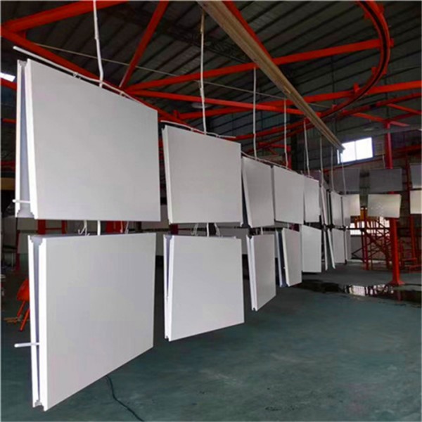 白色铝扣板厂家