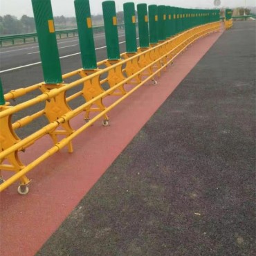 遇应力活动钢护栏