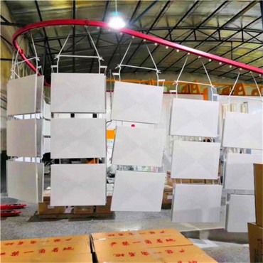 白色铝扣板厂家