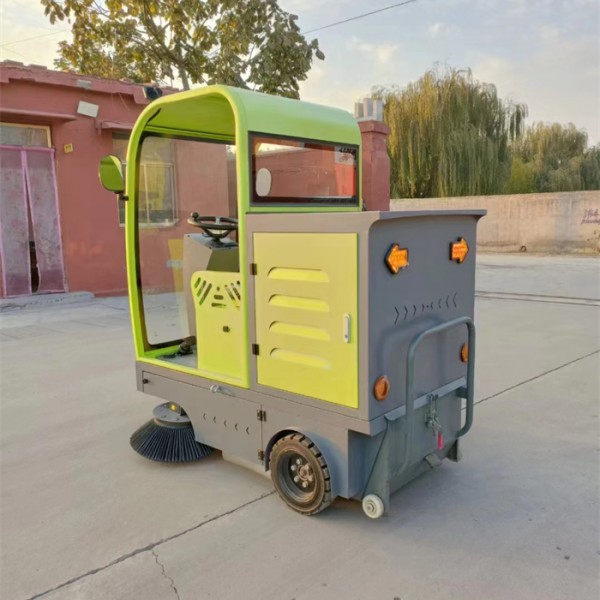 新能源扫路车