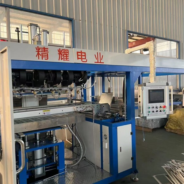 高速吸塑成型机